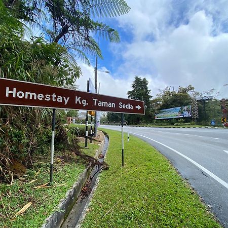 Aiza Homestay Opposite Abang Strawberry Taman Sedia Tanah Rata Exterior foto