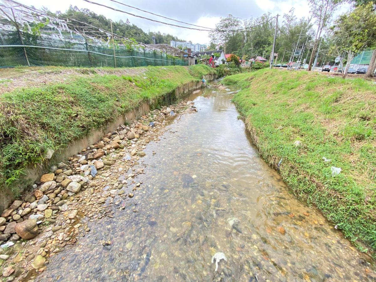 Aiza Homestay Opposite Abang Strawberry Taman Sedia Tanah Rata Exterior foto