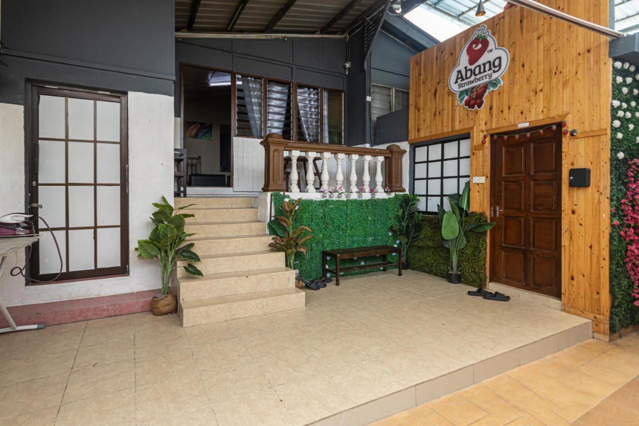 Aiza Homestay Opposite Abang Strawberry Taman Sedia Tanah Rata Exterior foto